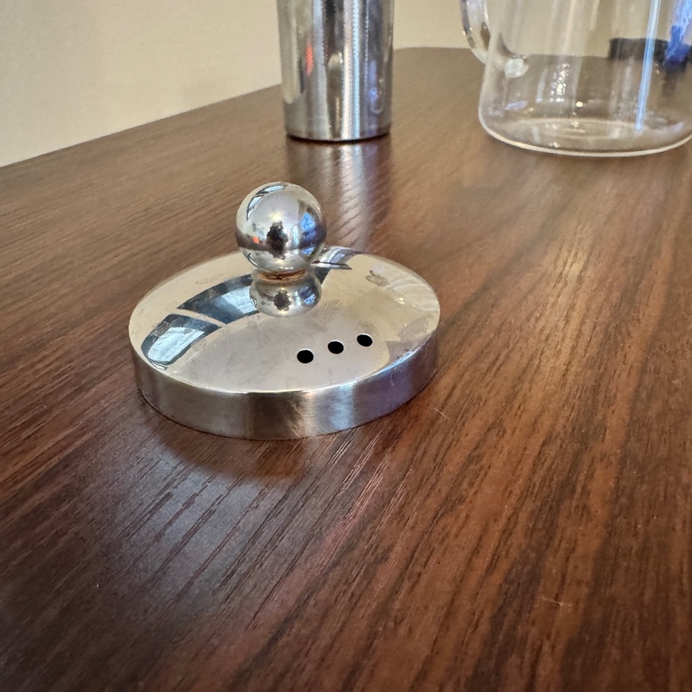 Elegant Glass Teapot with Silver Lid and Infuser (Small & Handy) - Picture 6 of 11